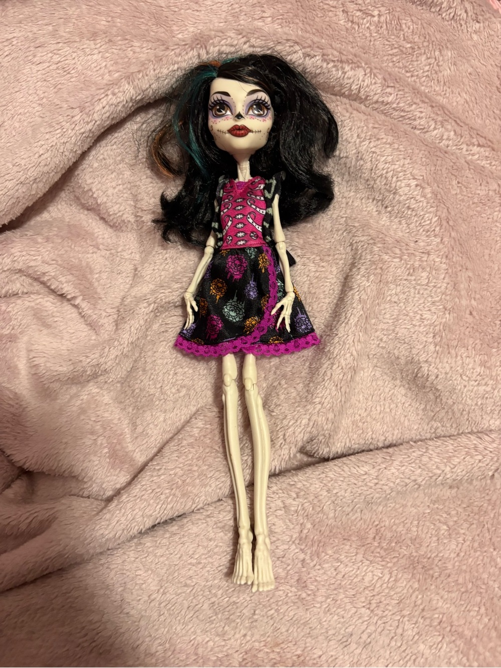Monster high g1 skelieta doll